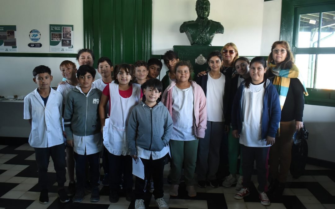 VISITA ALUMNOS AL MUSEO MUNICIPAL