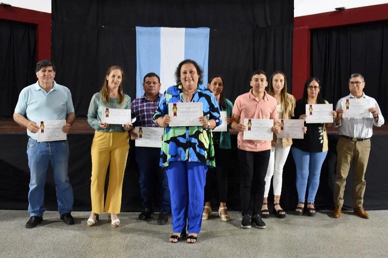 ENTREGA DE DIPLOMAS A LAS AUTORIDADES ELECTAS