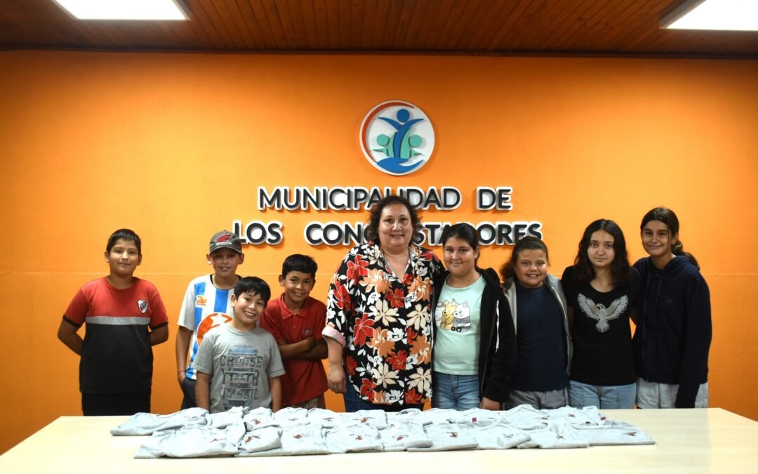 DONACIÓN DE REMERAS EGRESADOS