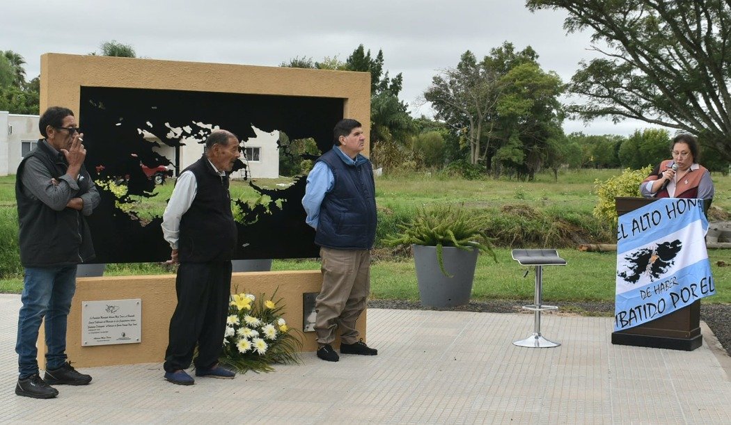 HONOR Y RESPETO A VETERANOS Y CAIDOS DE MALVINAS
