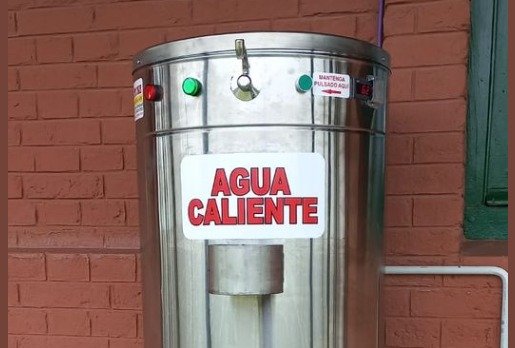 TERMO AGUA CALIENTE EN LA ESTACIÓN