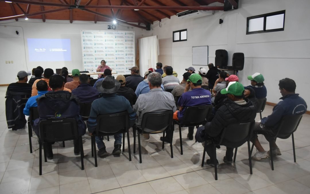ENCUENTRO CON PERSONAL MUNICIPAL