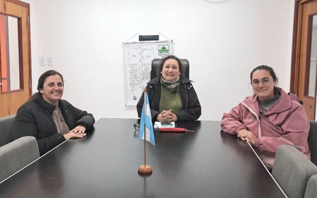 Presidenta Municipal recibió a directivos de E.E.AT Nº 37