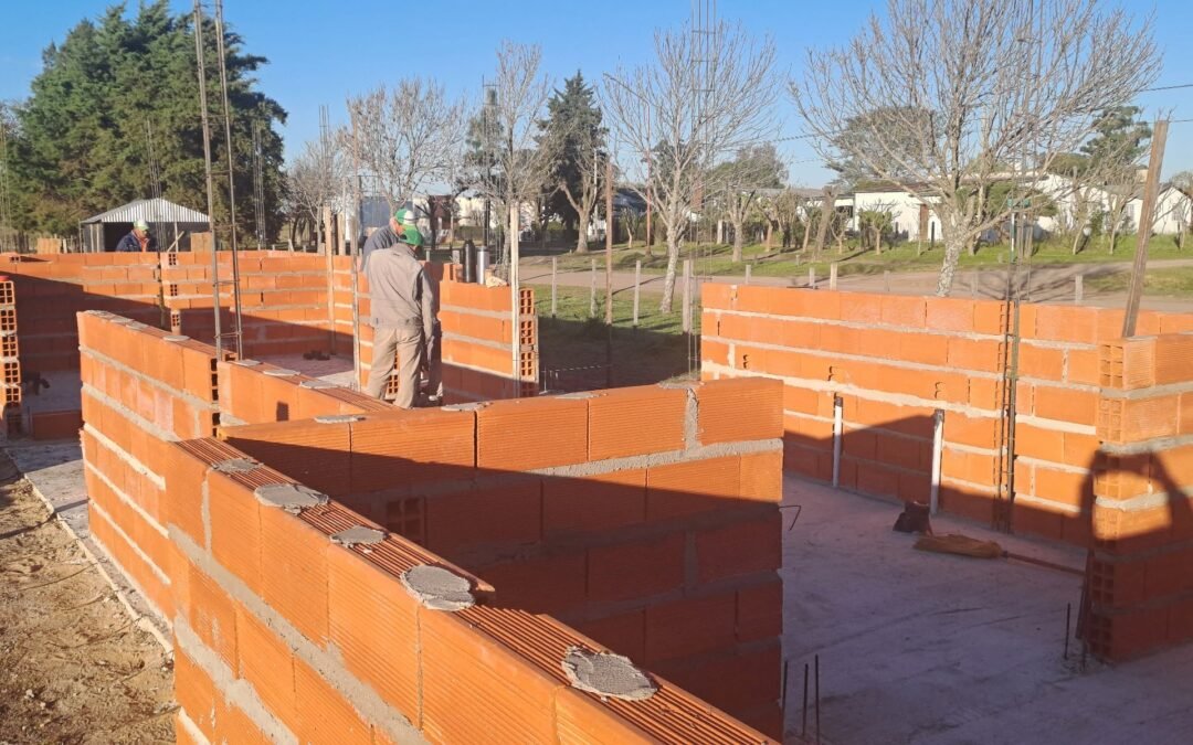 Construcción sanitarios del Camping Municipal