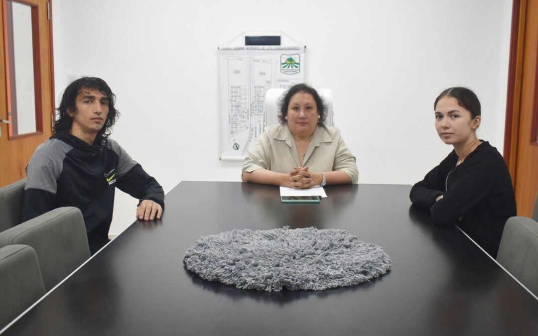 JÓVENES EMPRENDEDORES DE NUESTRA LOCALIDAD